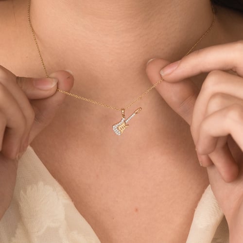Anhänger mit Lab Grown Diamanten in Form einer Gitarre Amie