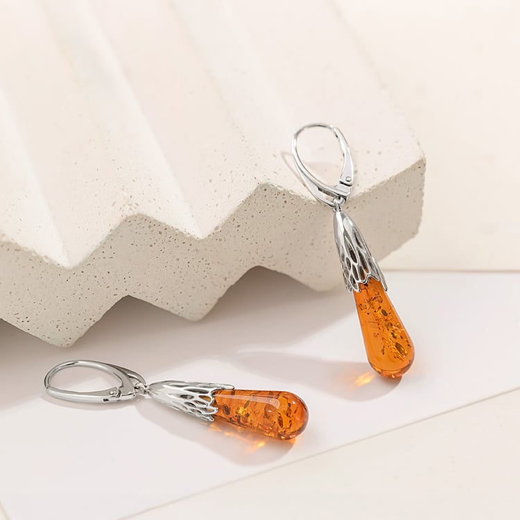 Silberne Ohrringe mit Bernsteinen in Tropfenform Rose 152684