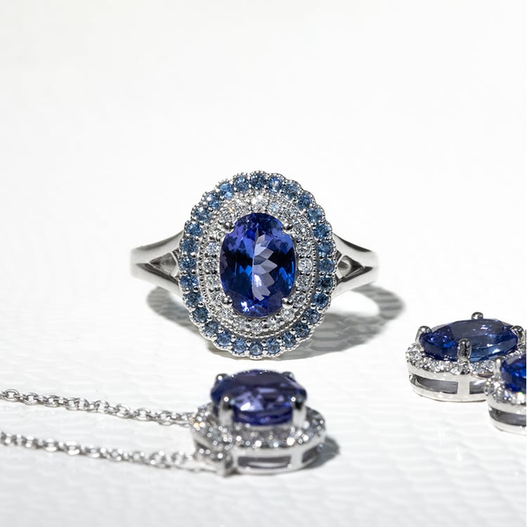 Goldener Tansanitring mit Diamanten und Saphir Mamisi 129844