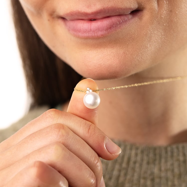 Romantischer goldener Anhänger mit Perle Anissa 147567