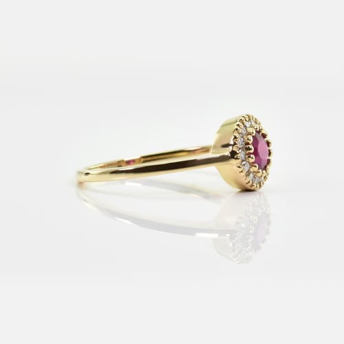 Verlobungsring mit Rubin und Diamanten Tafne