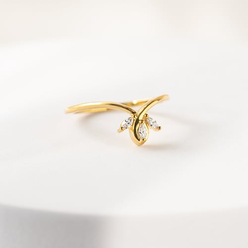 Ring in V-Form mit Marquise Diamanten Riori