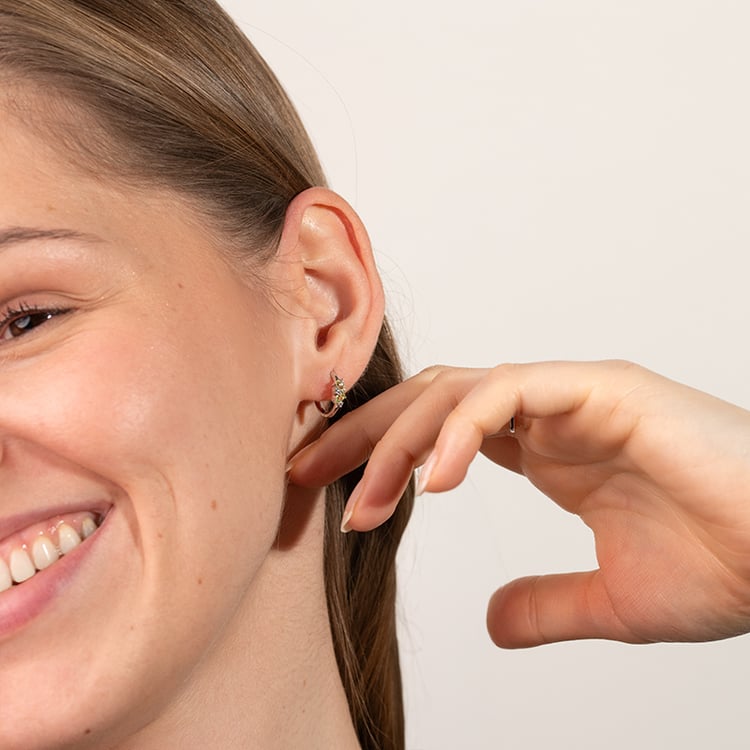 Silberne runde Ohrringe mit einem Cluster aus Topasen, Quarzen und Oliven Limone 149174