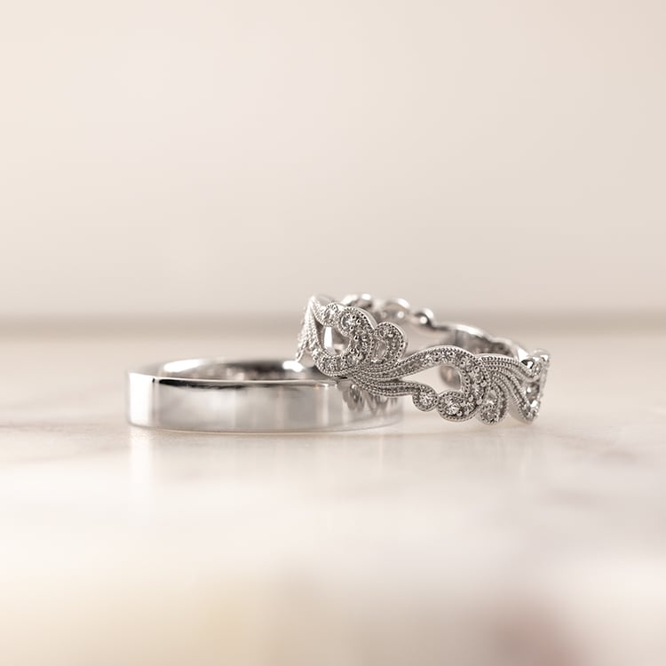 Eheringe aus einem Vintage-Ring mit Lab Grown Diamanten und einem flachen Ring Christine 137868