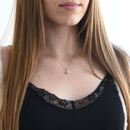 Anhänger aus Diamanten in Blumenform Puneet