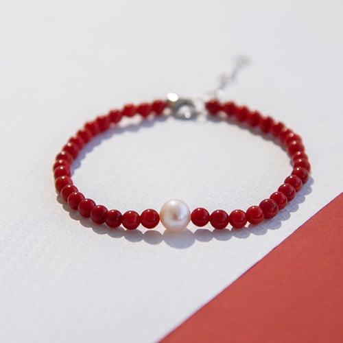 Silbernes Korallenarmband mit einer Perle Dolores