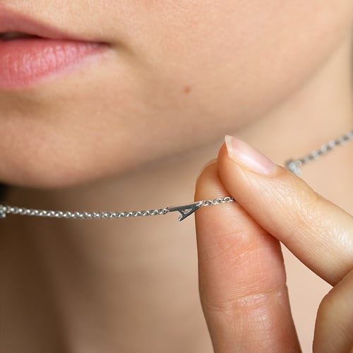Halskette mit drei Buchstaben Ihrer Wahl und Lab Grown Diamanten Lupe