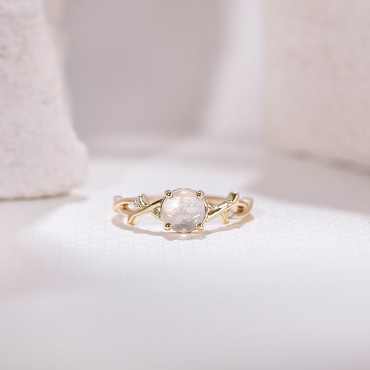 Romantischer Ring mit Mondstein und Diamanten Makena 111542