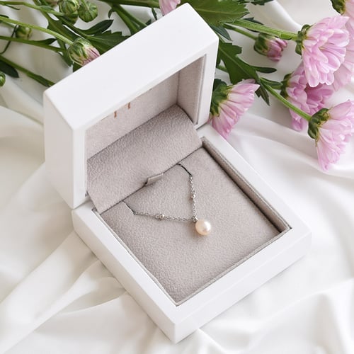 Dezente Kette mit weißer Perle Marta