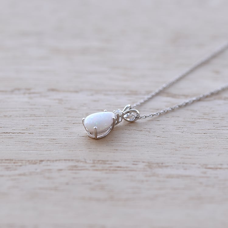 Anhänger in Gold mit Opal und Diamanten 62209