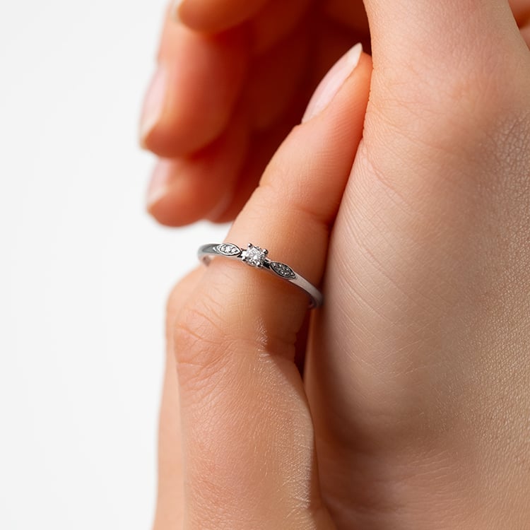 Ring mit seitlichen Diamanten Klemen 146603