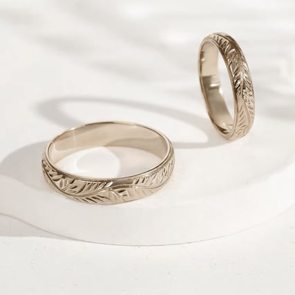 Eheringe aus Haselnussgold Matu