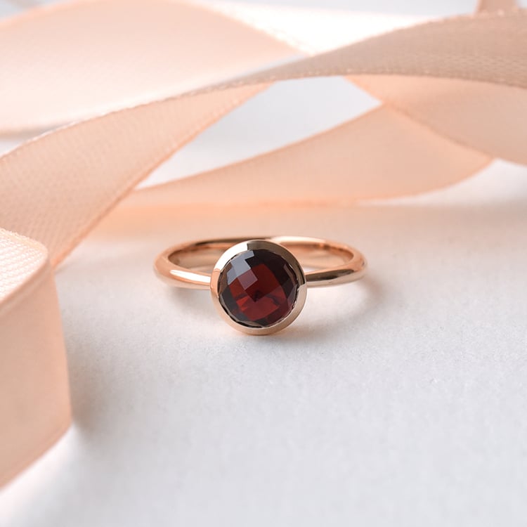 Ring mit Granat aus Roségold Pitie 90530