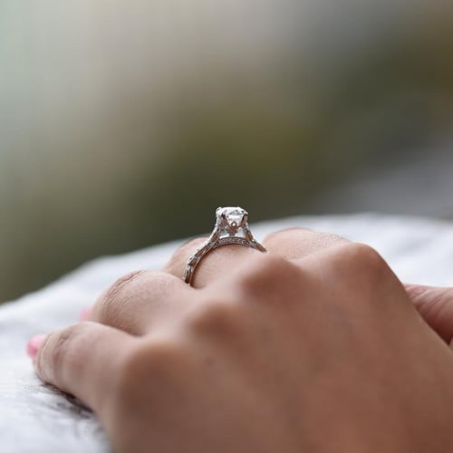 Vintage Verlobungsring mit Diamant Noelani