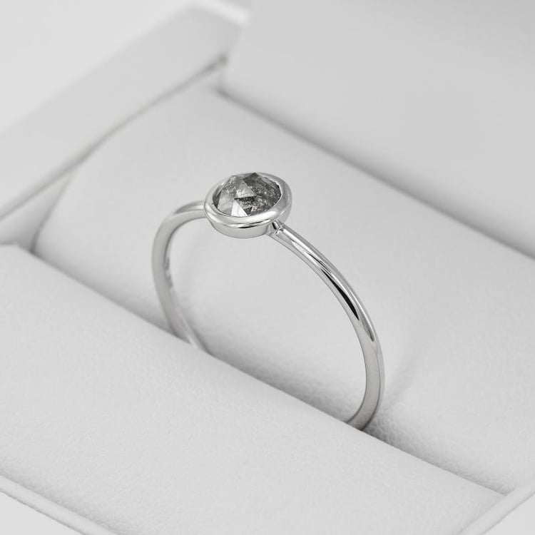 Ring mit Salt and Pepper Diamant Fermie 36317