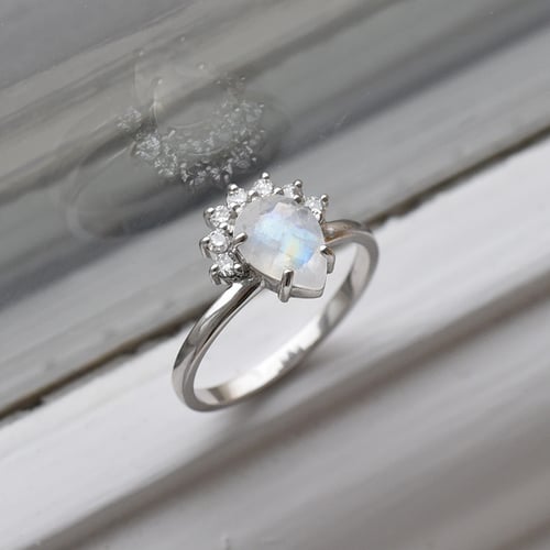 Verlobungsring mit Mondstein und Diamanten Namir