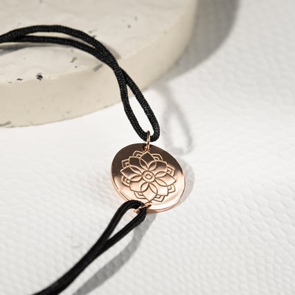 String Armband mit dem Yoga Symbol Mandala