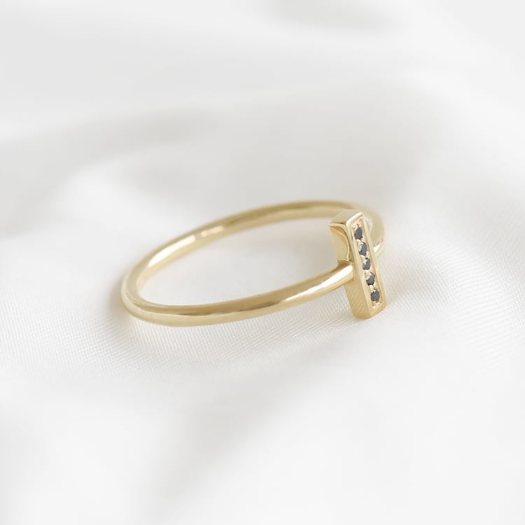 Goldener Ring mit Diamanten 92625