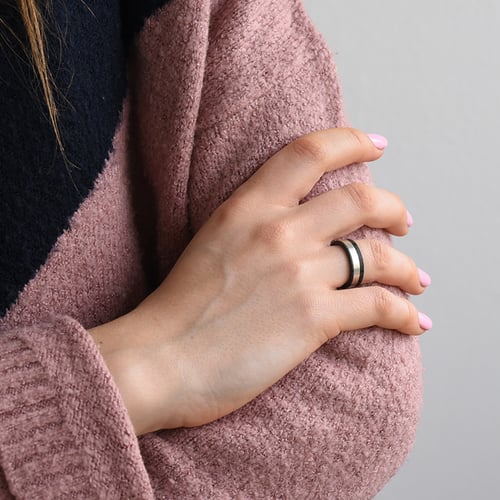 Flacher Damen Trauringe aus Carbon und Silberř Elealen