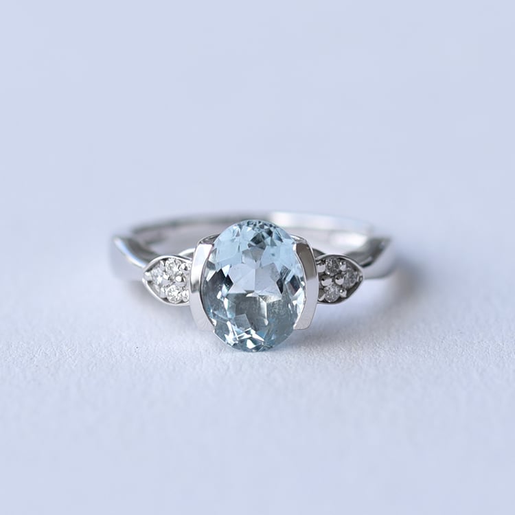 Ring mit Aquamarin und Diamanten Dilte 61886