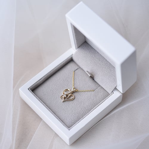 Goldenes Herz mit Diamanten in Anhänger Lynelle