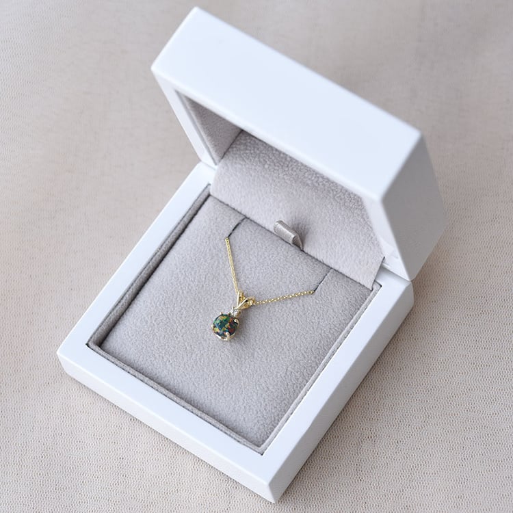 Halskette mit Opal und Diamanten in Eppi-Geschenkbox 67137