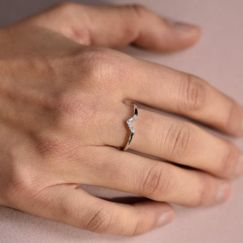 Goldring mit Diamanten aus Gold Suria