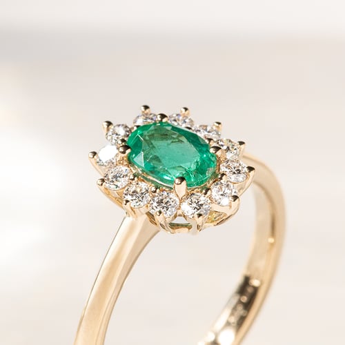 Verlobungsring mit Smaragd und Diamanten Fedel
