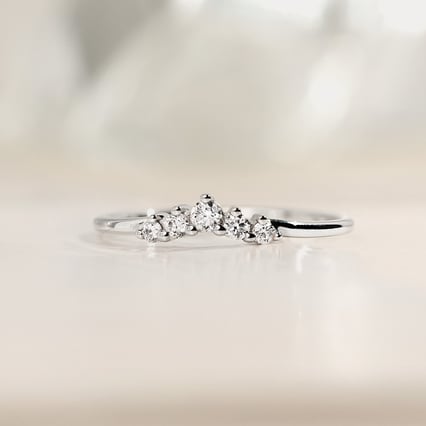 Ring mit einem leichten Ausschnitt Myles