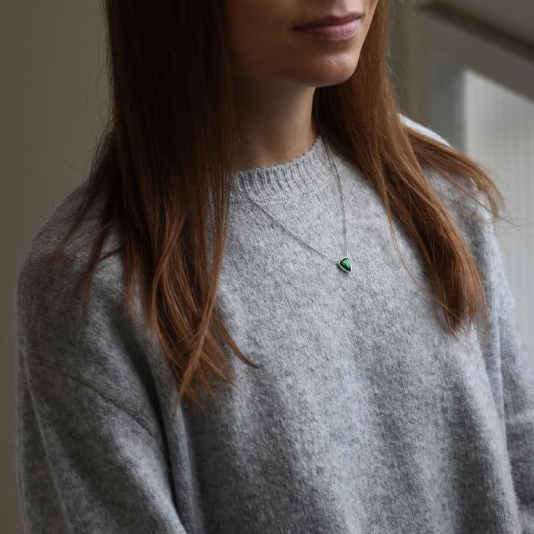 Elegante Goldkette mit dunkelgrünem Trillion-Opal Leane 51025