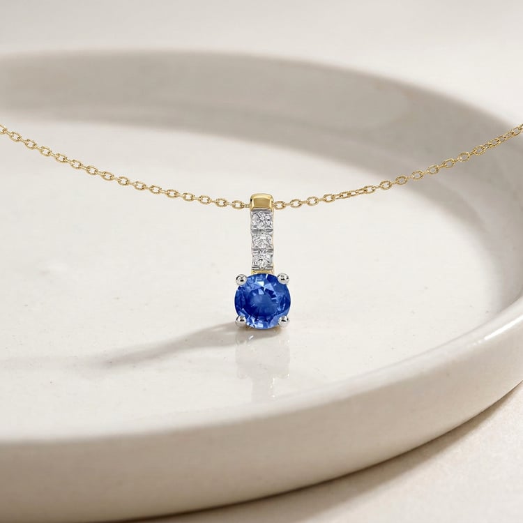 Romantischer Anhänger mit blauem Saphir und Lab Grown Diamanten Dai 169453