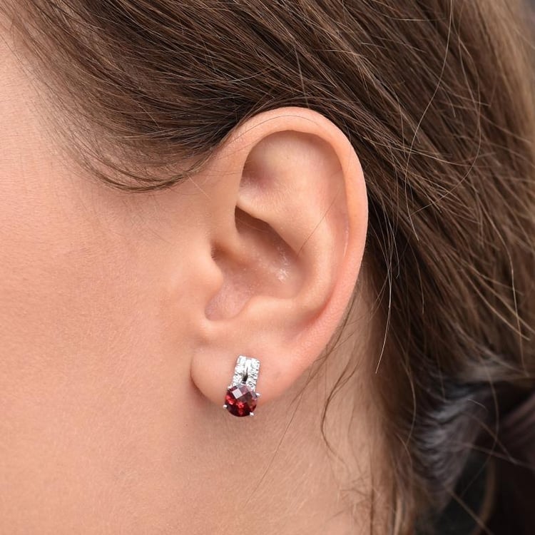 Silberne Ohrringe mit Granaten 30496