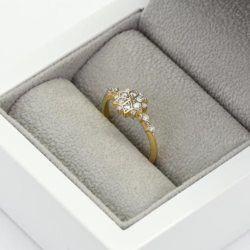 Goldring mit Stern aus Diamanten Nighty