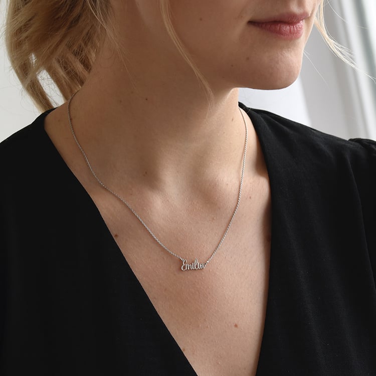 Goldene Namenskette mit Gravur Ihrer Wahl und Diamant Dovev 70858