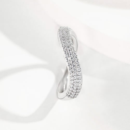 Gewellter halber Eternityring aus Gold mit Lab Grown Diamanten Hjalmar