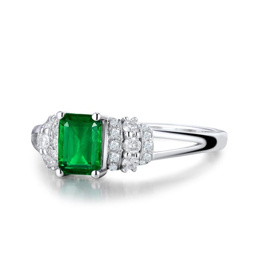 Goldring mit Smaragd und Diamanten Mellan