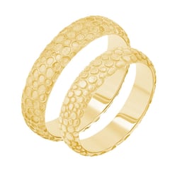 Goldene Eheringe mit atypischer Oberfläche Cali