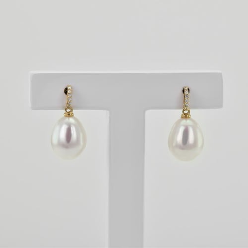 Goldene Perlenohrringe mit Diamanten Manisha