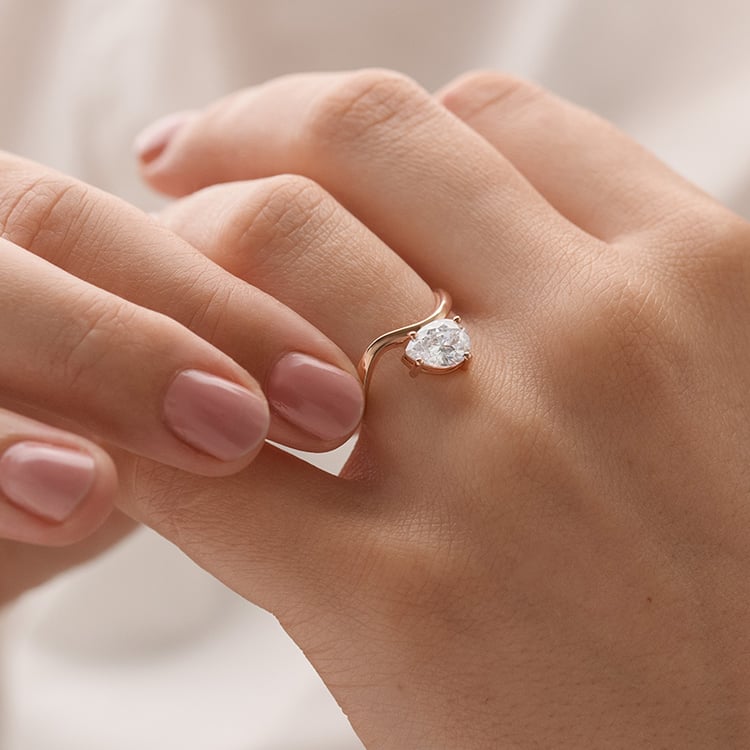 Verlobungsring mit tropfenförmigem Lab Grown Diamanten 154736