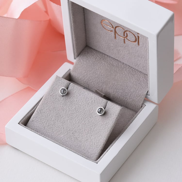 Goldene Ohrstecker mit 0.44ct Salt and Pepper Diamanten Haliena 75450