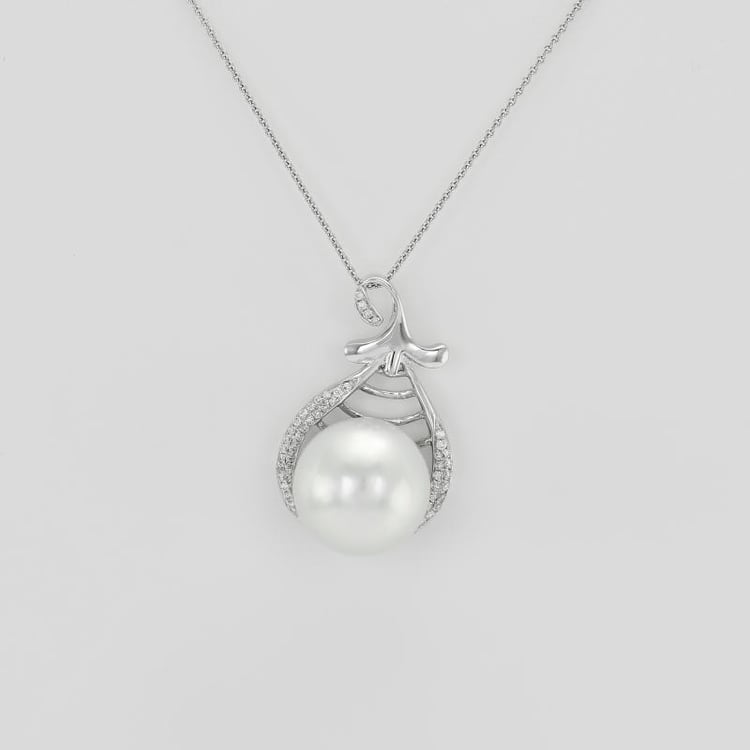 Goldene Halskette mit weißer Perle und Diamanten Lavy 29450