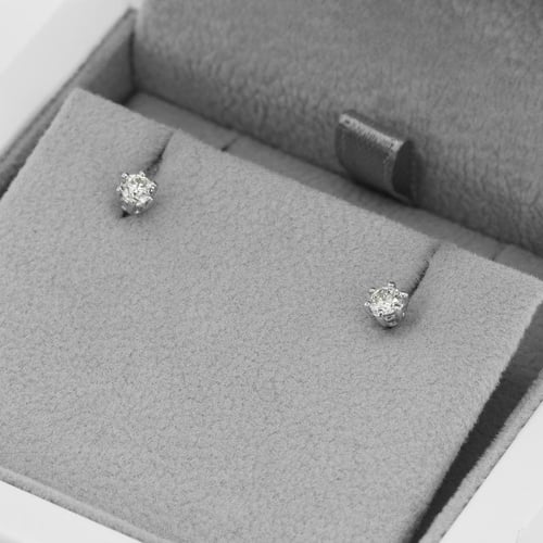Strahlende Ohrrstecker mit 0.20ct Diamanten Docala