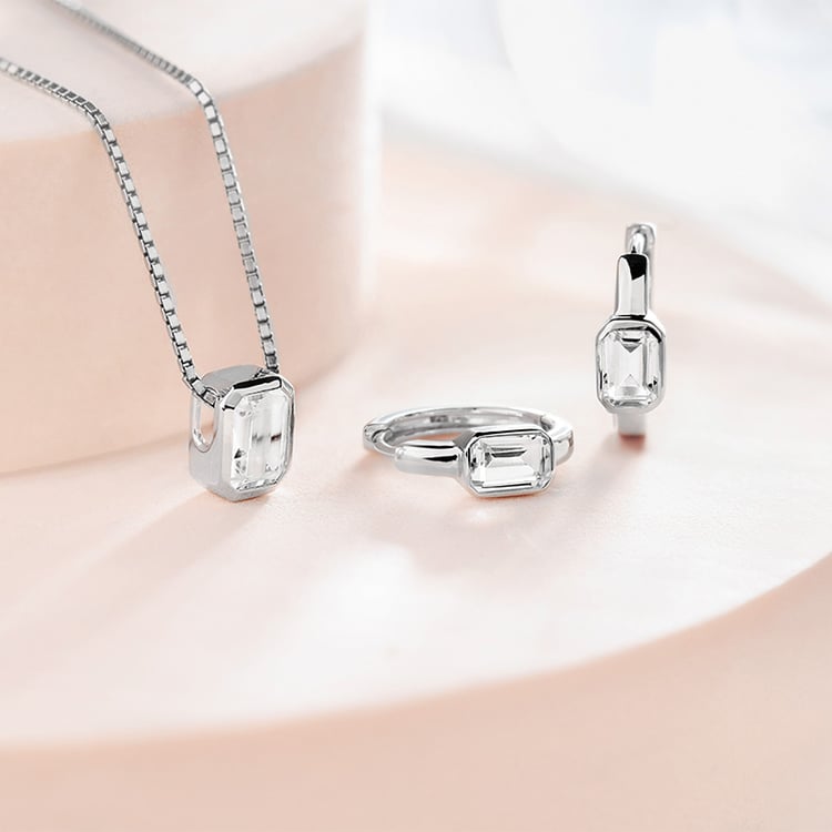 Vergoldete Silberohrringe mit weißen Topasen Tinsley 153210