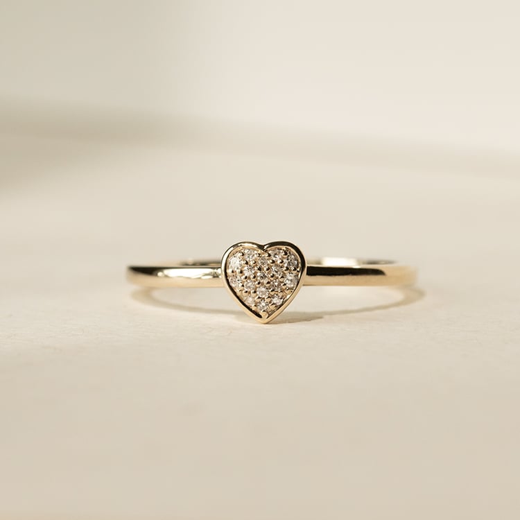 Silberner Ring mit einem Herzen voller Lab Grown Diamanten Ubline 138994