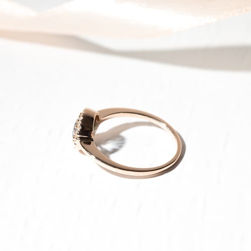 Goldener Verlobungsring mit Aquamarin Tafne