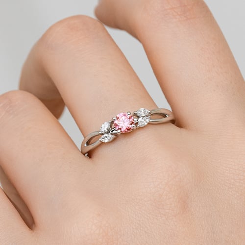 Verlobungsring mit 0.32ct rosa Diamanten und Lab Grown Diamanten in Marquise Form Ha