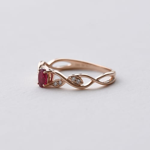 Goldener Rubinring mit Diamanten Ada