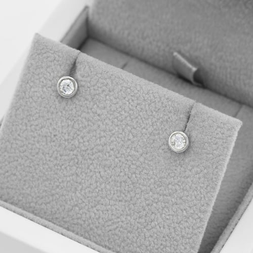Minimalistische Ohrringe mit Diamanten Pavline