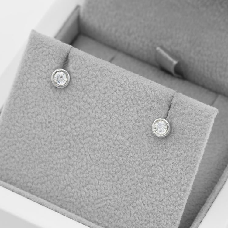 Ohrstecker mit Diamanten 50636