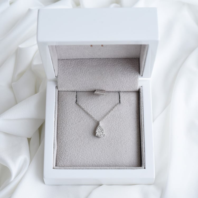 Anhänger in Form eines Diamantentropfens Birdie 86037